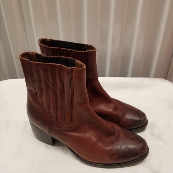 Ugg Western Leather Boots - Picture 1 of 11